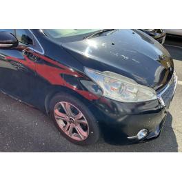 プジョー　208　車検ご入庫