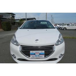 ★ご成約★　プジョー208 アリュール MT車