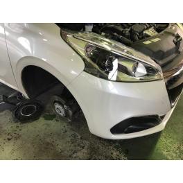 プジョー　208　車検ご入庫