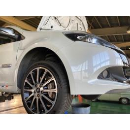 ルノー　クリオ　車検ご入庫